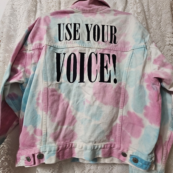 PRIDE Levi's TieDye Jean Jacket - Picture 5 of 7